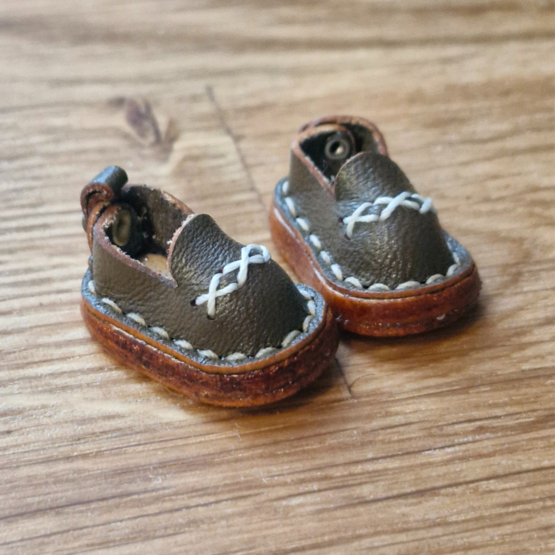 Miniature shoes brown