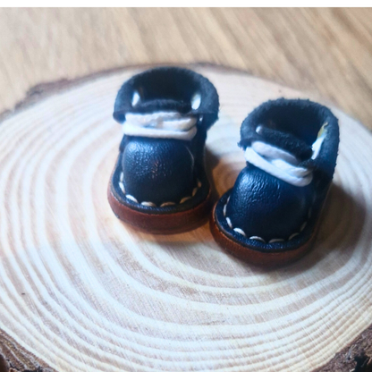 Miniature shoes blue with laces
